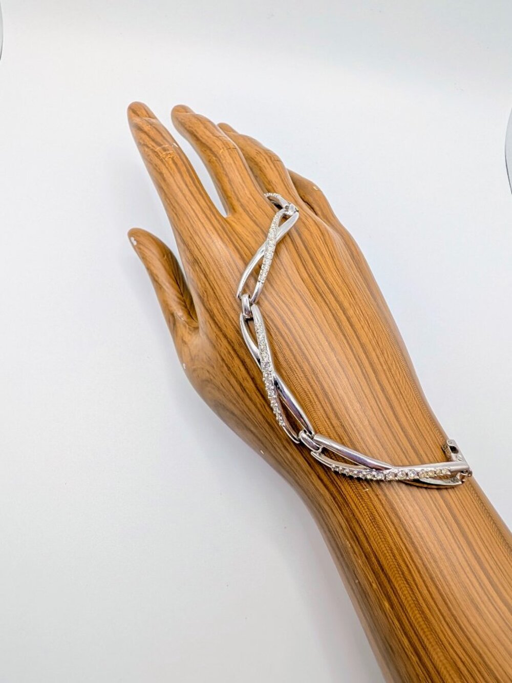 Swarovski Authentic Infinity Link Bracelet - Vintage - Picture 13 of 14